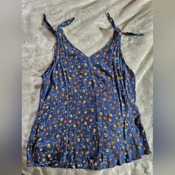 Ana Floral Tank Top - Picture 2 of 5